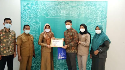   Unilak Beri Penghargaan Kepada 30 Sekolah SMA/SMK di Riau